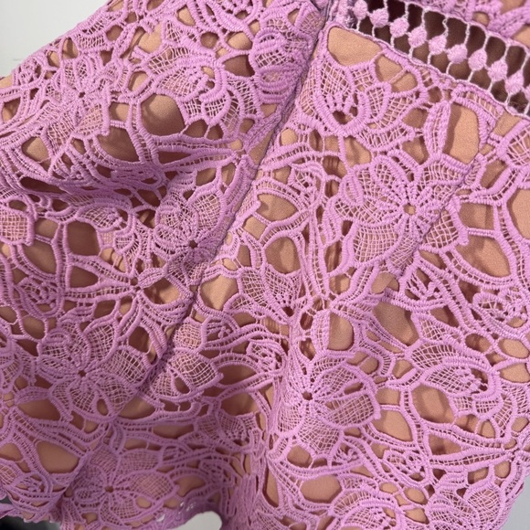 Adelyn Rae Sleeveless Floral Crochet Overlay Nude Lining Lavender Lace Romper XS - Picture 13 of 14